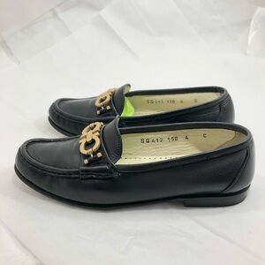 Ferragamo loafer size 4 youth